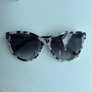 New Stella McCartney black and white tortoiseshell sunglasses